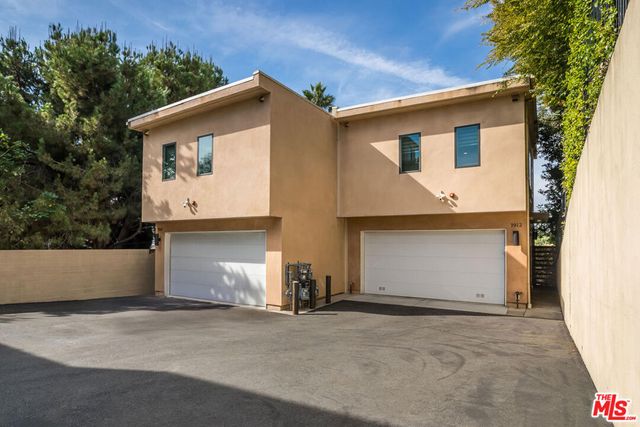 1912 W Liberty Court, Los Angeles, CA 90026