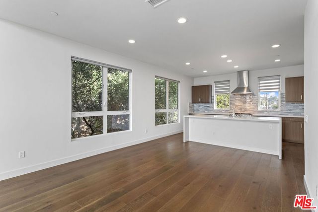 1912 W Liberty Court, Los Angeles, CA 90026