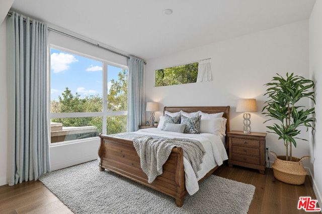 1912 W Liberty Court, Los Angeles, CA 90026