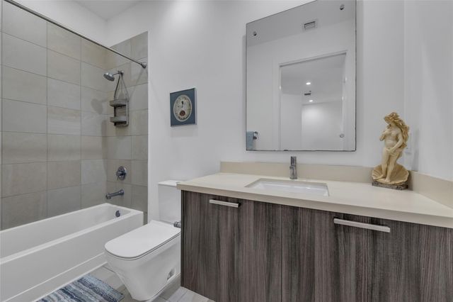 1045 NE 18th Ave 105, Fort Lauderdale, FL 33304
