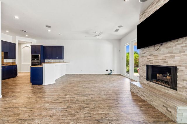 32 Calais Circle, Rancho Mirage, CA 92270