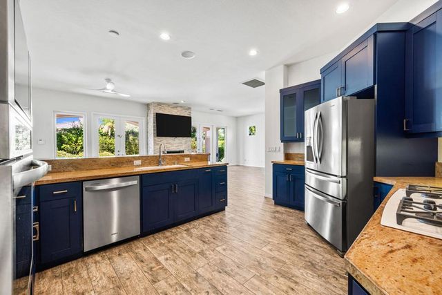 32 Calais Circle, Rancho Mirage, CA 92270