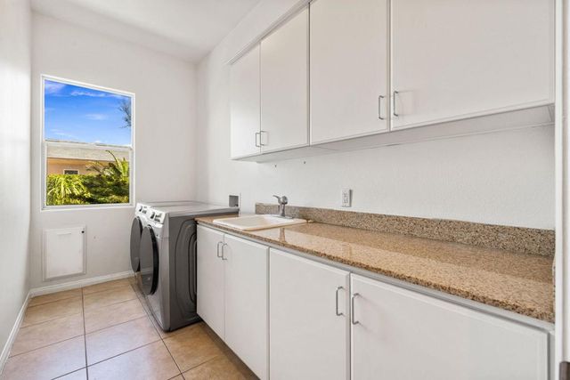 32 Calais Circle, Rancho Mirage, CA 92270