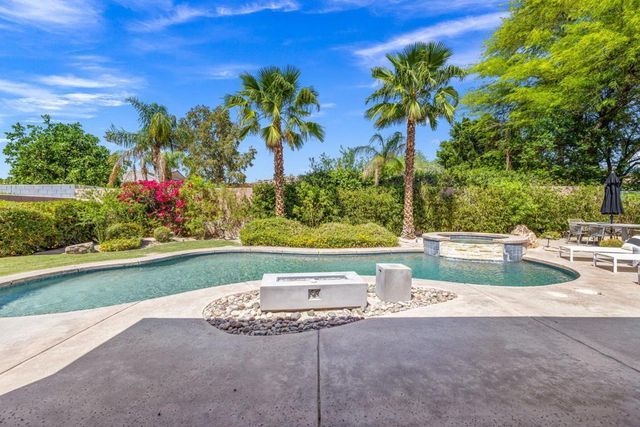 32 Calais Circle, Rancho Mirage, CA 92270