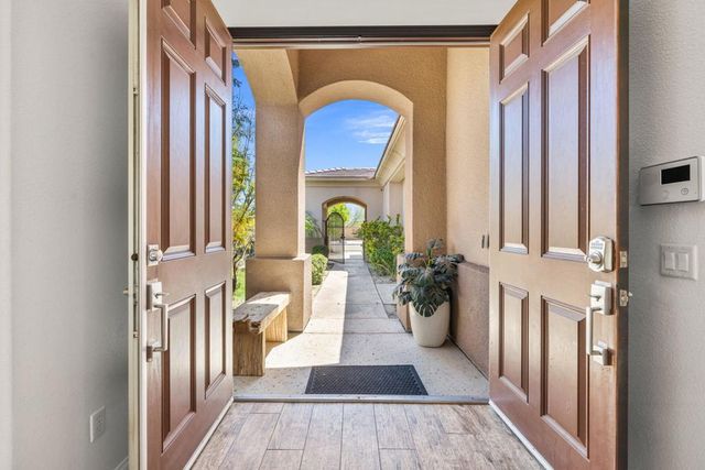 32 Calais Circle, Rancho Mirage, CA 92270