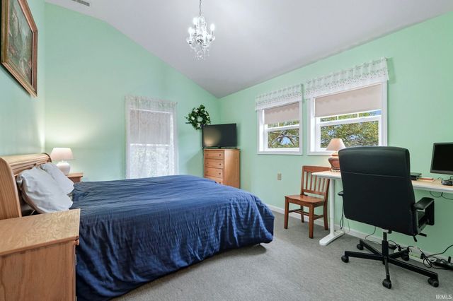 1425 E 700 Road, Wolcottville, IN 46795