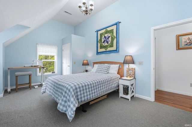 1425 E 700 Road, Wolcottville, IN 46795