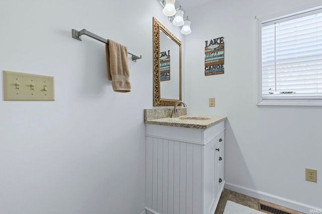 1425 E 700 Road, Wolcottville, IN 46795