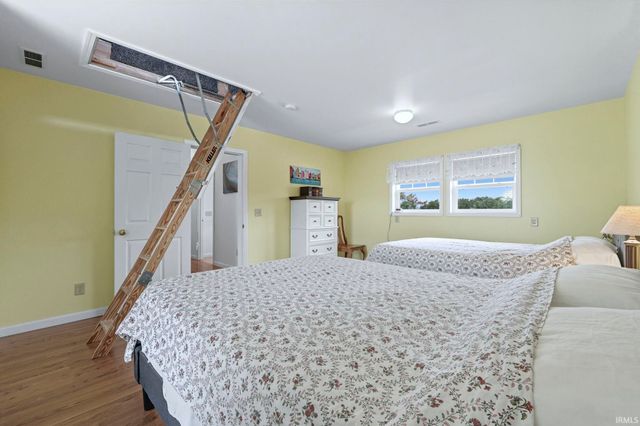 1425 E 700 Road, Wolcottville, IN 46795