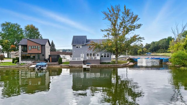 1425 E 700 Road, Wolcottville, IN 46795