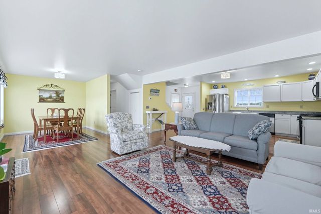 1425 E 700 Road, Wolcottville, IN 46795