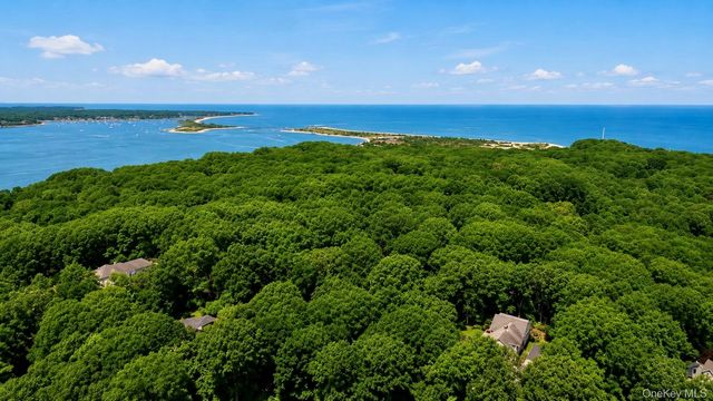 21 Druid Hill Road, Port Jefferson, NY 11777