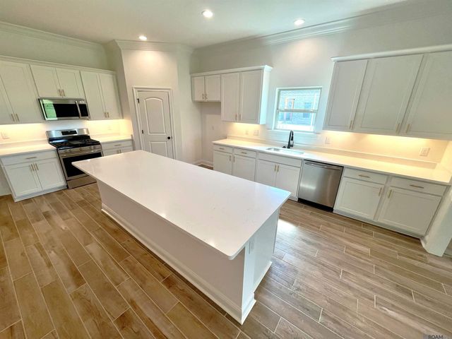 1205 Lakehaven Dr, Gonzales, LA 70737