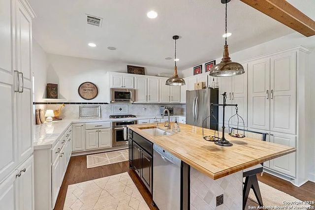 1112 Kendall Jackson, Comfort, TX 78013