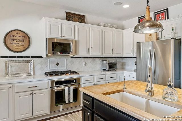 1112 Kendall Jackson, Comfort, TX 78013