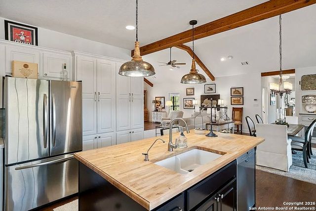 1112 Kendall Jackson, Comfort, TX 78013