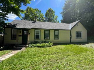 10 West Hill Street, Ludlow, VT 05149