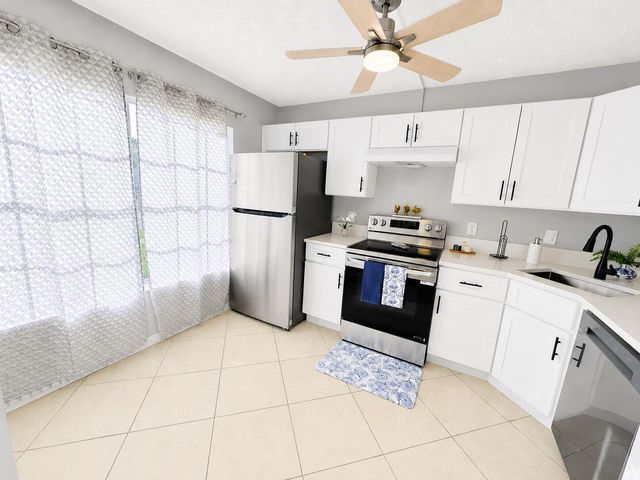 222 Foxtail Drive E, Greenacres, FL 33415