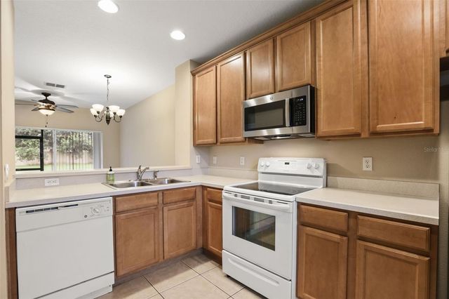 10332 MANDERLEY WAY 111, Orlando, FL 32829