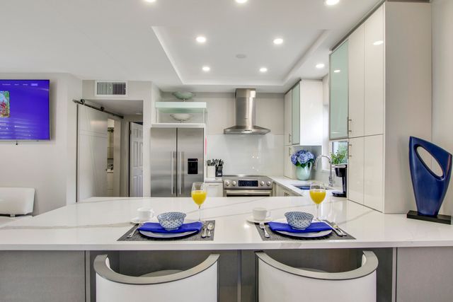 100 Venetian Drive 2, Delray Beach, FL 33483