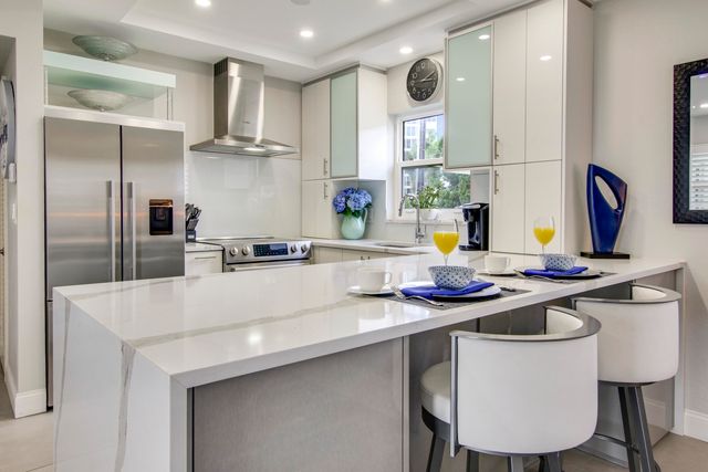 100 Venetian Drive 2, Delray Beach, FL 33483