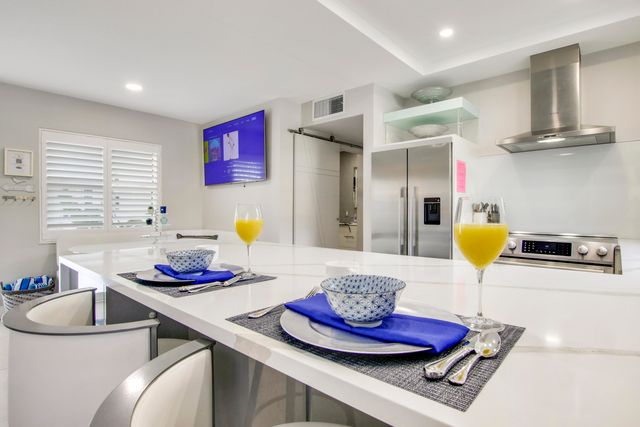 100 Venetian Drive 2, Delray Beach, FL 33483