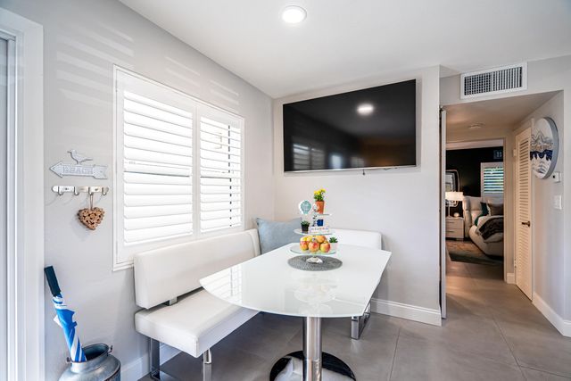 100 Venetian Drive 2, Delray Beach, FL 33483