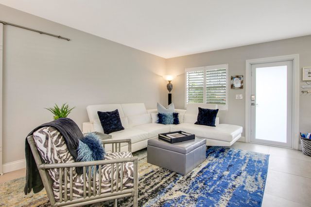 100 Venetian Drive 2, Delray Beach, FL 33483