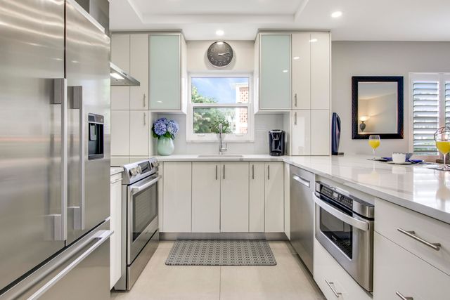 100 Venetian Drive 2, Delray Beach, FL 33483