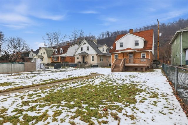 347 Washington St, Leetsdale, PA 15056