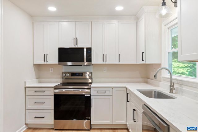 309 CRESTFIELD CT, Charlottesville, VA 22911