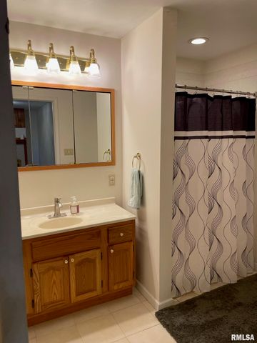 5434-5438 STATE Street, Quincy, IL 62305