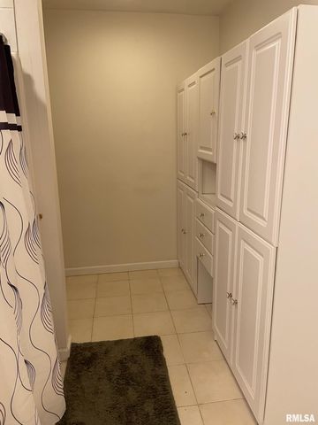 5434-5438 STATE Street, Quincy, IL 62305