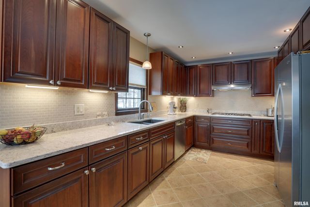 5434-5438 STATE Street, Quincy, IL 62305