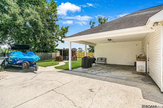 32536 Cedar Ct, Denham Springs, LA 70706