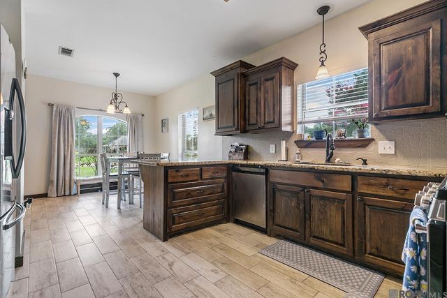 32536 Cedar Ct, Denham Springs, LA 70706