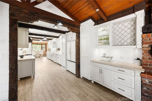 606 E Parkdale Drive, San Bernardino, CA 92404