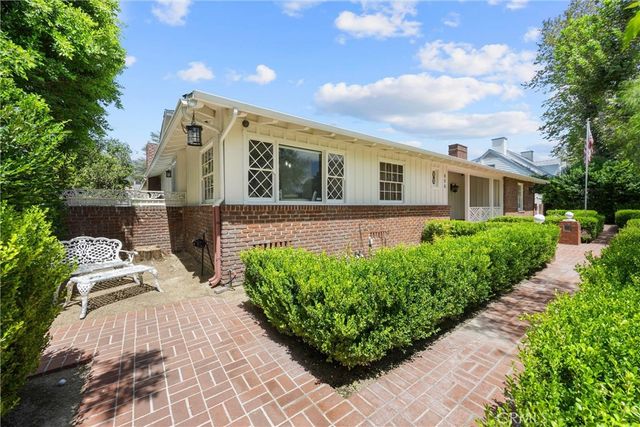 606 E Parkdale Drive, San Bernardino, CA 92404