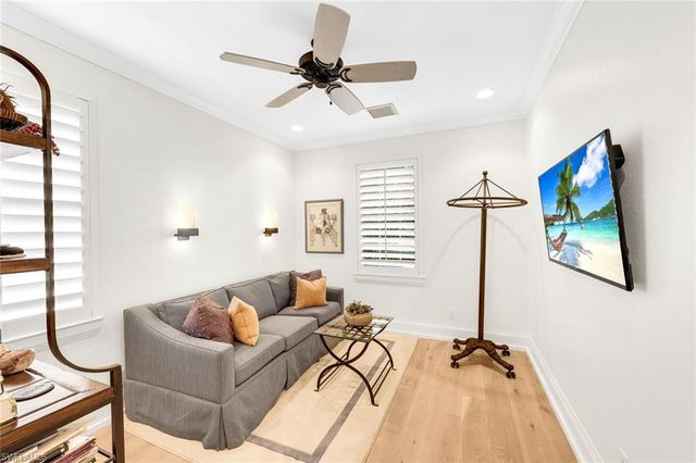 6777 Southern Oak CT, Naples, FL 34109