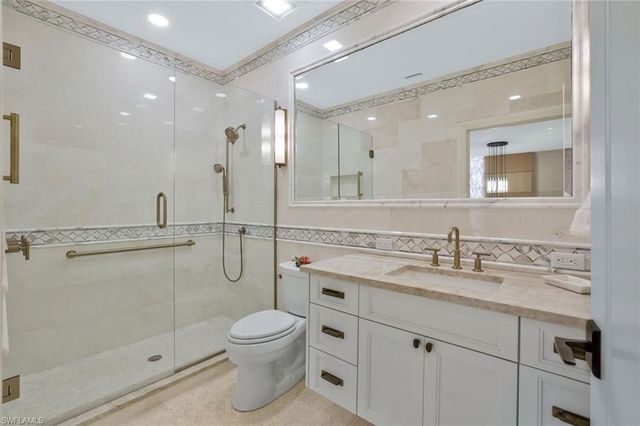 6777 Southern Oak CT, Naples, FL 34109