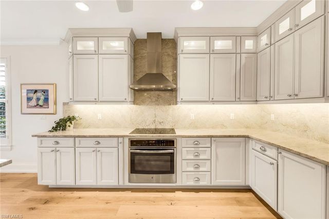 6777 Southern Oak CT, Naples, FL 34109