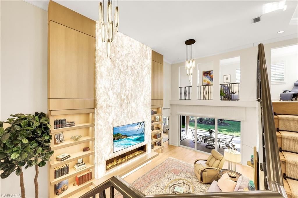 6777 Southern Oak CT, Naples, FL 34109