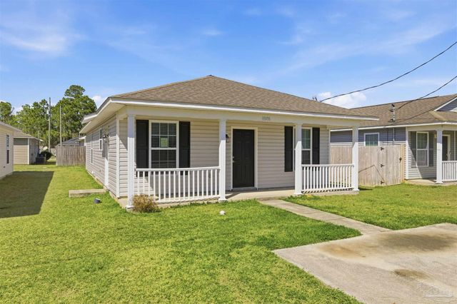 8909 Camshire Cir, Pensacola, FL 32507