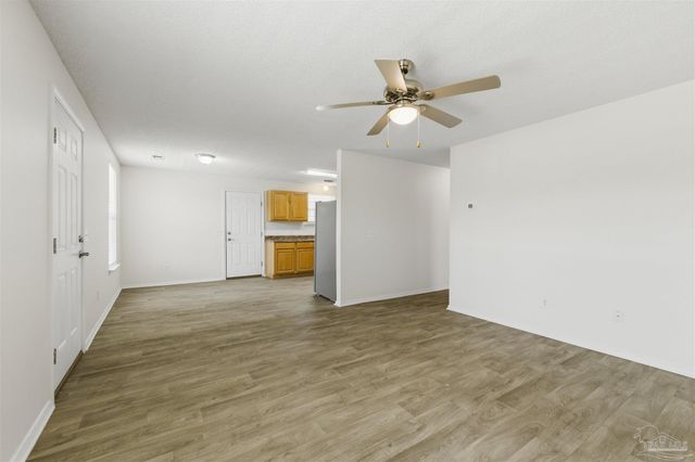 8909 Camshire Cir, Pensacola, FL 32507