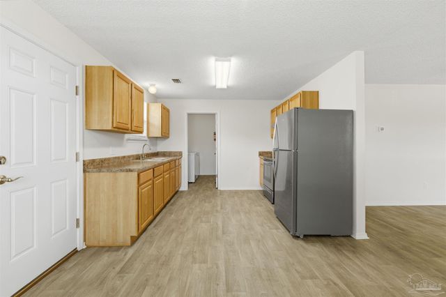 8909 Camshire Cir, Pensacola, FL 32507