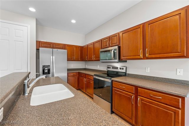 15678 Angelica DR, Alva, FL 33920