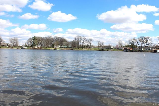 5889 N STAHL ROAD, Monon, IN 47959