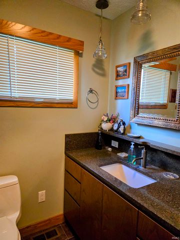 5889 N STAHL ROAD, Monon, IN 47959