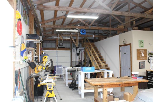 5889 N STAHL ROAD, Monon, IN 47959