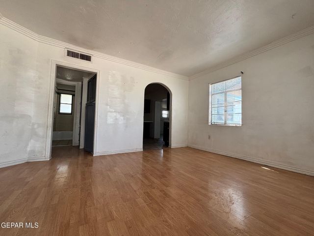 212 RED ROBIN Drive, El Paso, TX 79915
